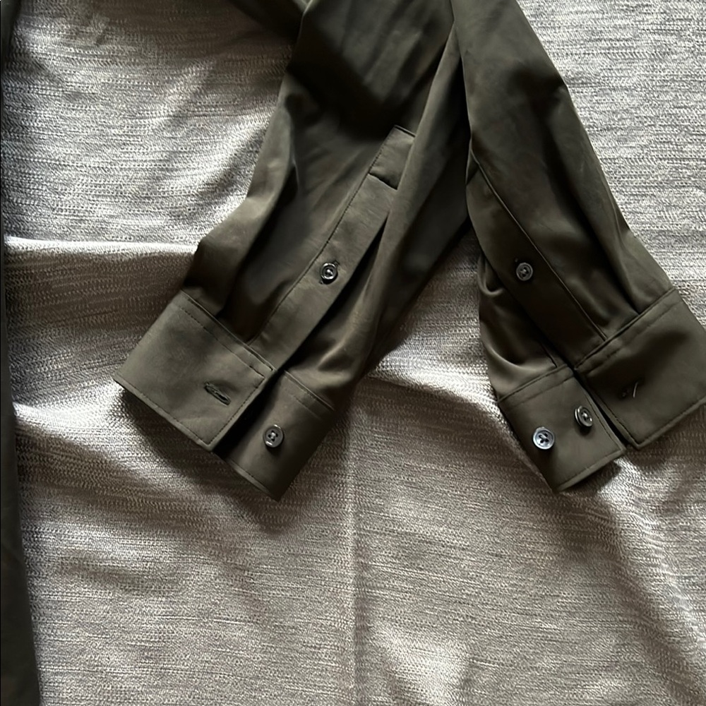 Theory button-up shirt - Picture 7 of 13